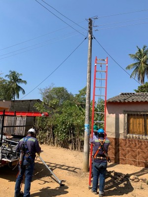 Alfonso Hilsaca Eljaude Company Donates Work