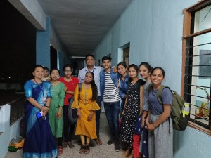 Itsashmusic with supporting Staff