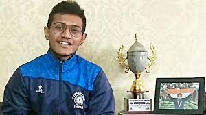 Varun Pradip  DAve portrait