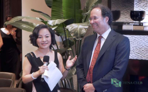 Gary Barnett, President of Extell Development Company accepts award