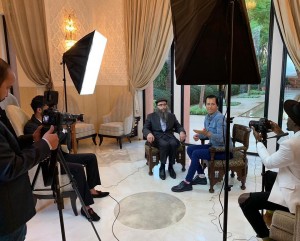 Popular Moroccan Reporter Simo Benbachir On His Interview with Rabbi Yoshiyahu Pinto