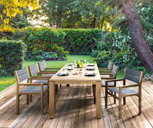 outdoor dining furniture