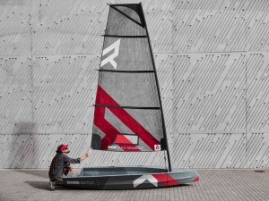 Reverso sailing boat