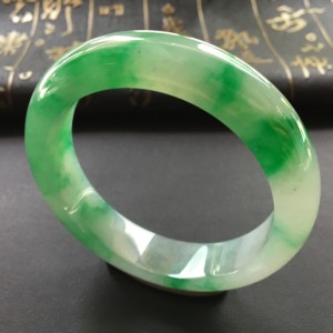 Give the Gift of Jade During JOJO’s Special Christmas Sale