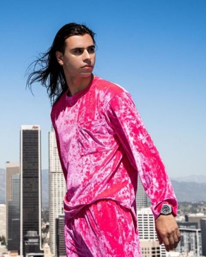 ‘Fast Life’ by Cyrus Dobre