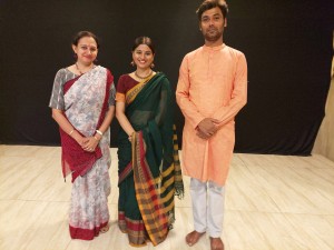 Arunima Ghosh along with her students during Dashavatar Odissi Presentation.