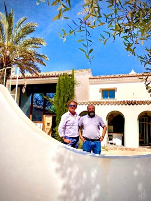 Wim and Gabriel outside Vilaluz