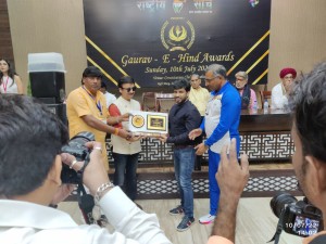 Renowned music producer Raj Mahajan proudly receives the 'Gaurav-e-Hind' award this July