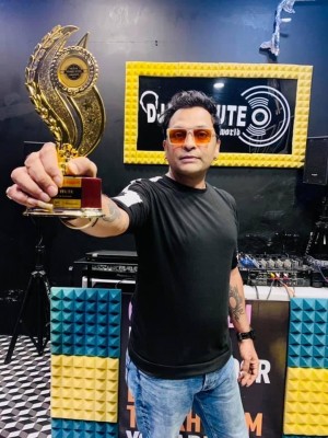 Mumbai's No.1 DJ INSTITUTE by Celebrity  DJ RAJ Mumbai since year 2005 For DJ / Music Production Course ..