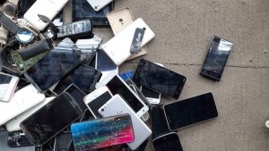 Used cell phones for recycling 