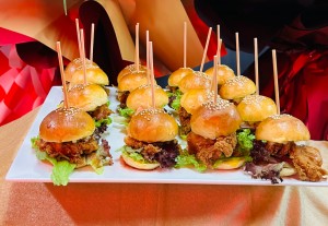 Mini Burger by L.A. Chicken