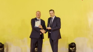 Mr Tony Lugg with Vietnam DHL Express Vietnam Team