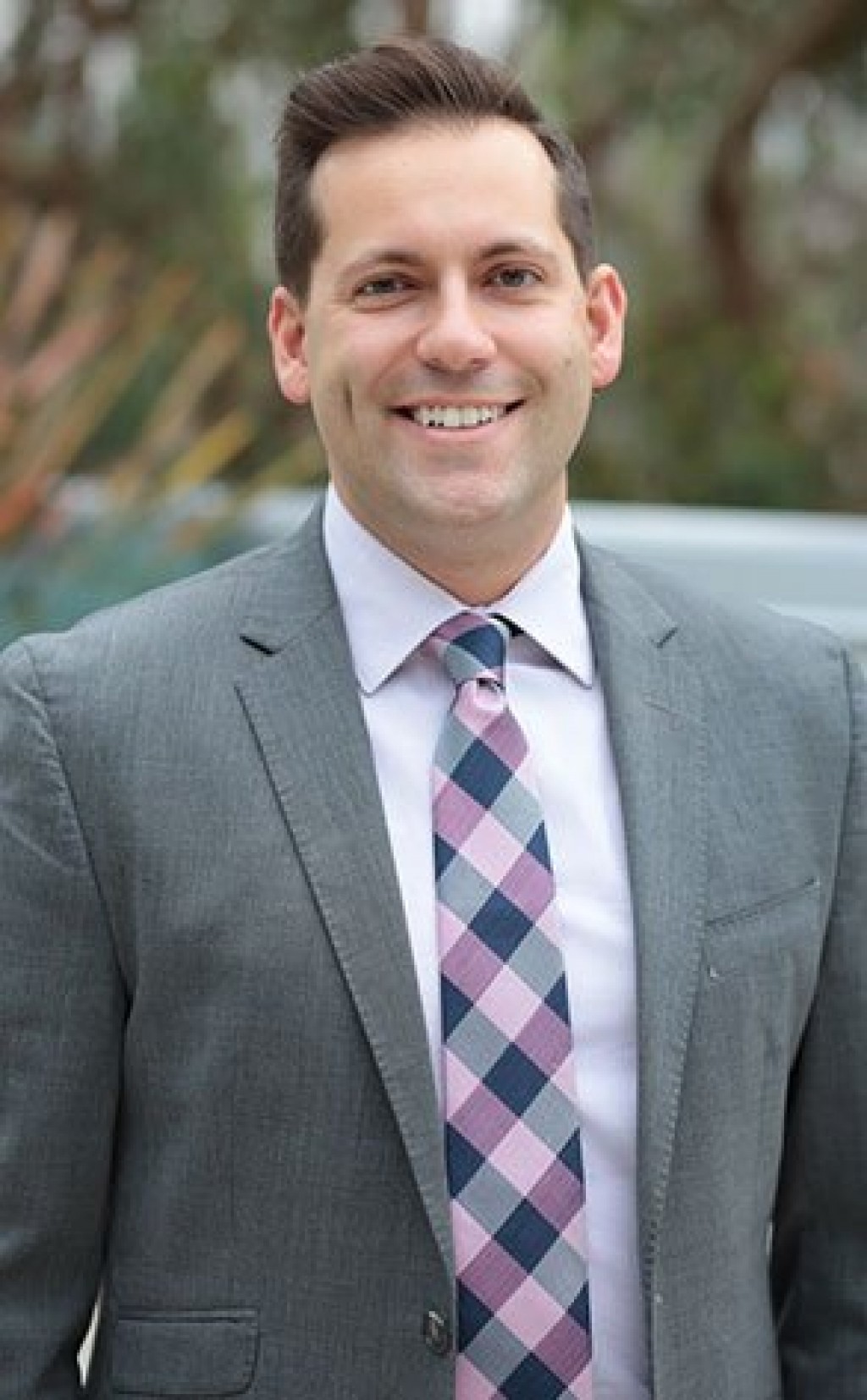 Jonathan M. Frank, MD, Renowned Beverly Hills Orthopedic Surgeon