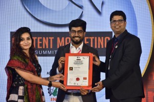 Deepak Pareek Receiving Award