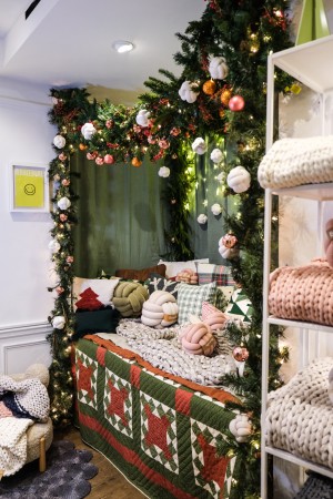 Bearaby Pop-up Photo Nook 