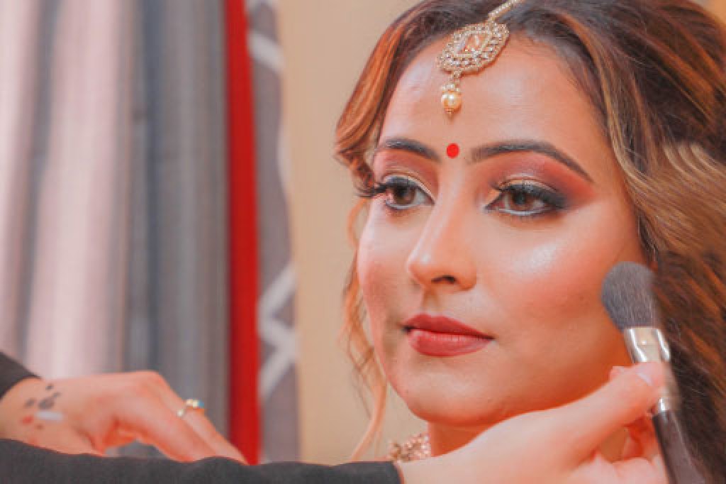 Khoobsurat Introduces Makeup Courses Where Individuals Can Learn the