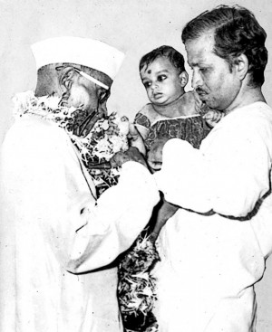 Nisargadatta Maharaj with disciple Shri Ramakant