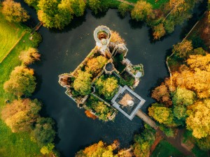 The Mothe Chandeniers Castle from above