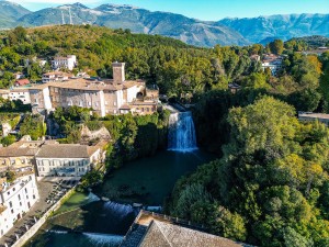 Isola Liri: one of the few waterfalls to be found in the historic centre of a city, unique in Europe