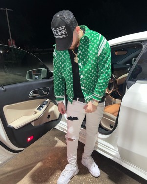 A picture from ROCKY J ‘s Instagram handle : @guesswhatwhiteboy