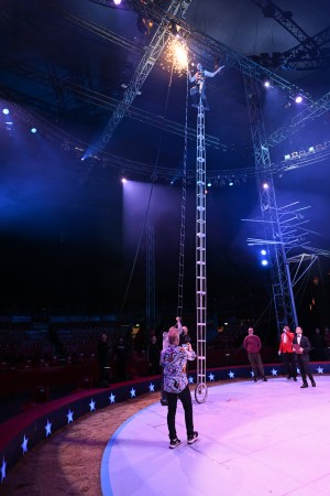 Wesley Williams attempts to break his own world record for the 