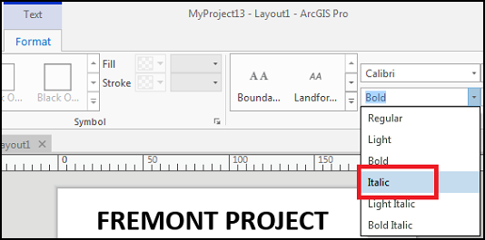 ArcGIS Pro の [テキスト シンボルのフォント スタイル] ドロップダウン メニューから選択された [斜体] オプションを表示しているウィンドウ。