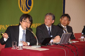  吉田正樹　東京慈恵会医科大学、賀来満夫 東北大学教授（感染制御・検査診断学）、松本哲哉 東京医大教授（微生物学）　 写真 3