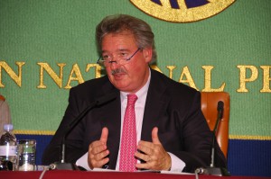 副首相・外相 アッセルボルン 写真 2