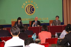 外相 モハメド・ムルディ・ケフィ 写真 2