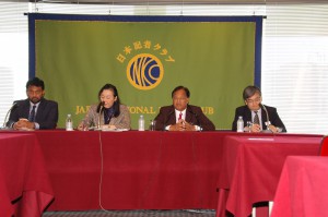 財務計画・国際資金協力相 サラット・アムヌガマ 写真 2