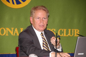 ポリオ撲滅イニシアティブ部長代理 ローランド・サッター 写真 1