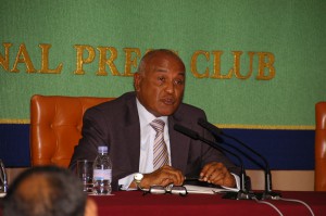 外相 アハメド・ナシーム 写真 1