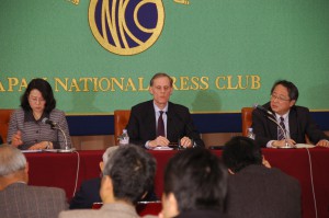 駐日大使 クリスチャン・マセ　 写真 1