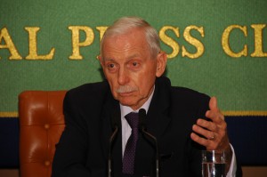 国際移住機関 事務局長（IOM） ウィリアム・レイシー・スウィング 写真 1