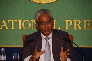 外相 ザカリアス・アルバノ・ダ・コスタ 写真 1