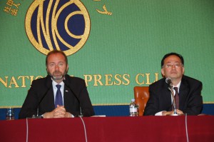 貿易産業相 トロン・ギスケ 写真 2