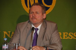 貿易産業相 ロブ・デービス 写真 2