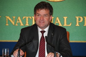 副首相・外相 ミロスラフ・ライチャーク 写真 1