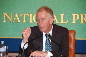 外相 ヴィリー・ソウンダール 写真 1