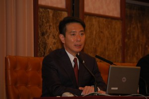 国家戦略・経済財政担当相 前原誠司 写真 1