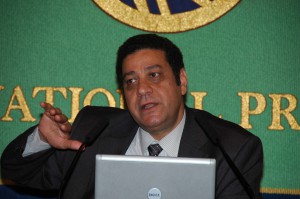 アルアハラム紙編集主幹 カマル・ガバラ 写真 1