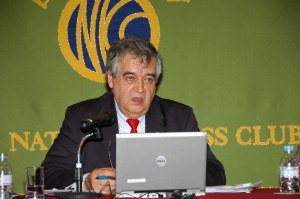 事務局次長代行 ペドロ・メドラノ 写真 1