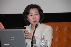 早稲田大学教授 深川由起子　 写真 1