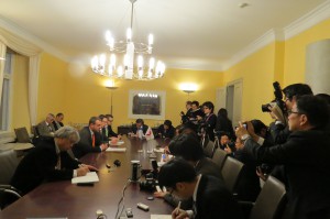 雇用経済相 ヤン・ヴァパーヴオリ 写真 2