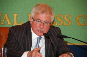 貿易・気候変動問題国際交渉担当相 ティム・グローサー 写真 1