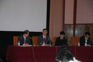 新型インフルエンザ等対策有識者会議会長 尾身茂 写真 1