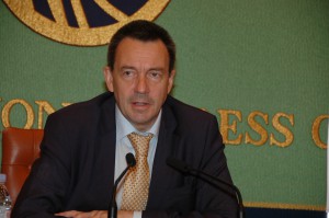 赤十字国際委員会総裁 ペーター・マウラー 写真 2