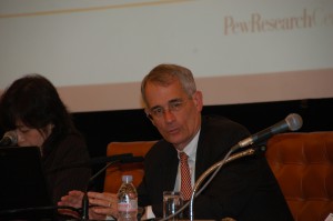 ピュー・リサーチ・センター (米世論調査団体）国際経済世論調査部門ディレクター ブルース・ストークス 写真 2