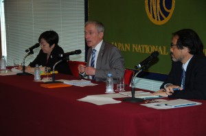 雇用・産業・技術相 リチャード・ブルートン 写真 1