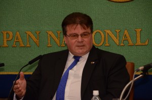 外相 リナス・リンケビチュウス 写真 1